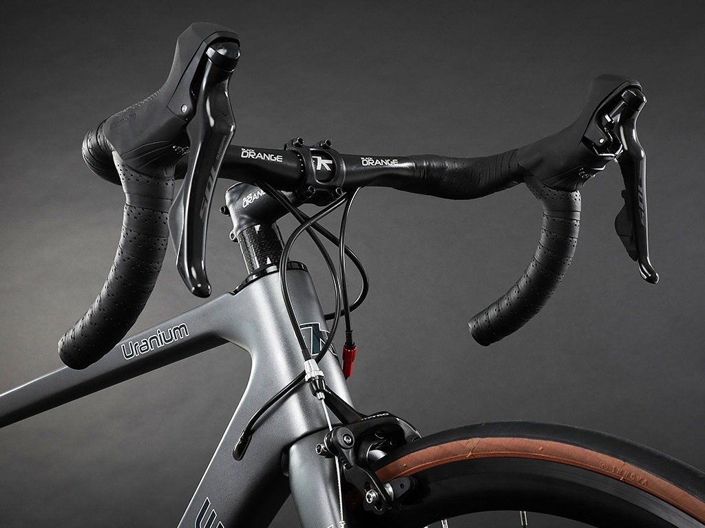 Black Orange Uranium Comp Carbon Cinza - Dárien Bike Shop
