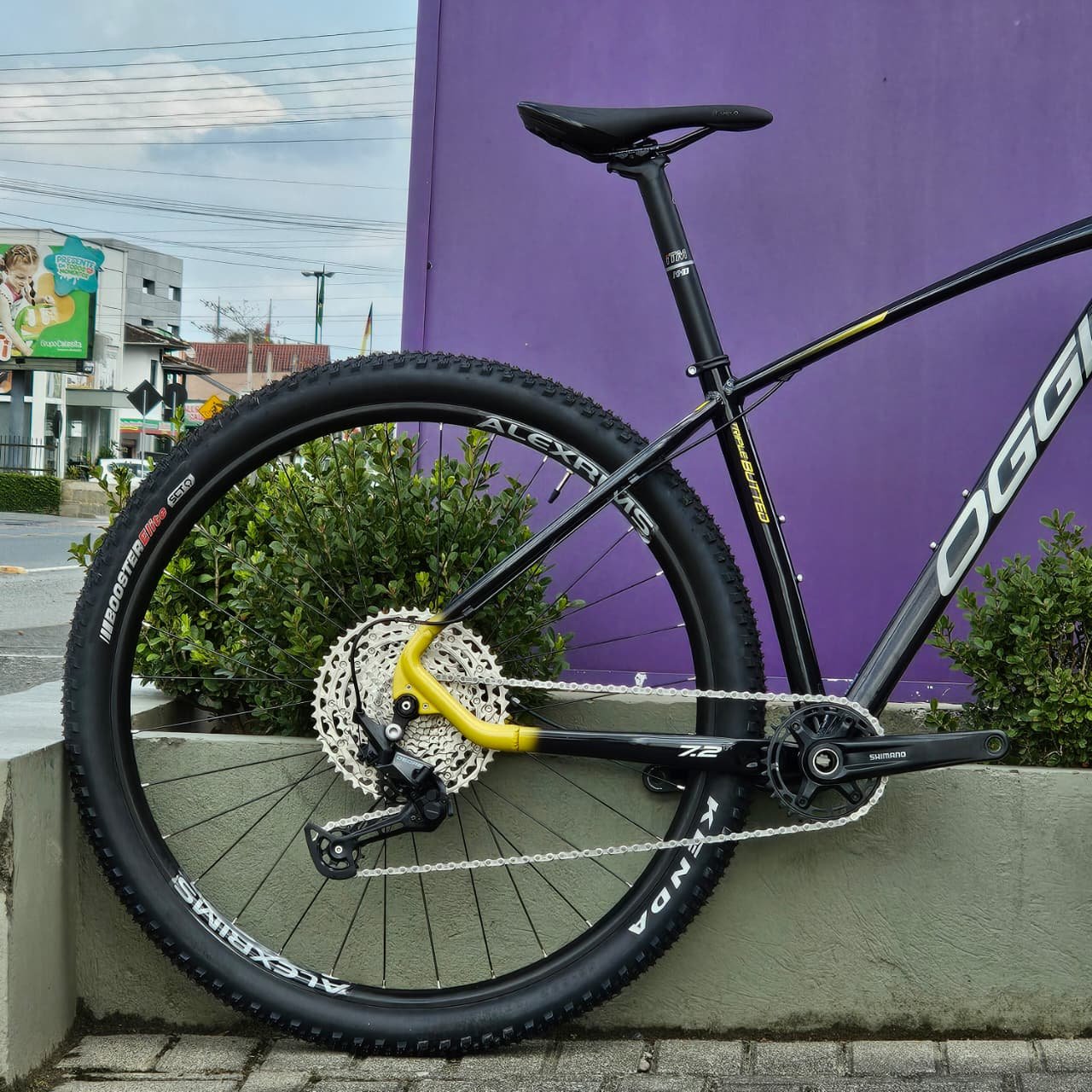 Bicicleta Oggi Big Wheel 7.2 12V Boost Preto/Amarelo/Cinza