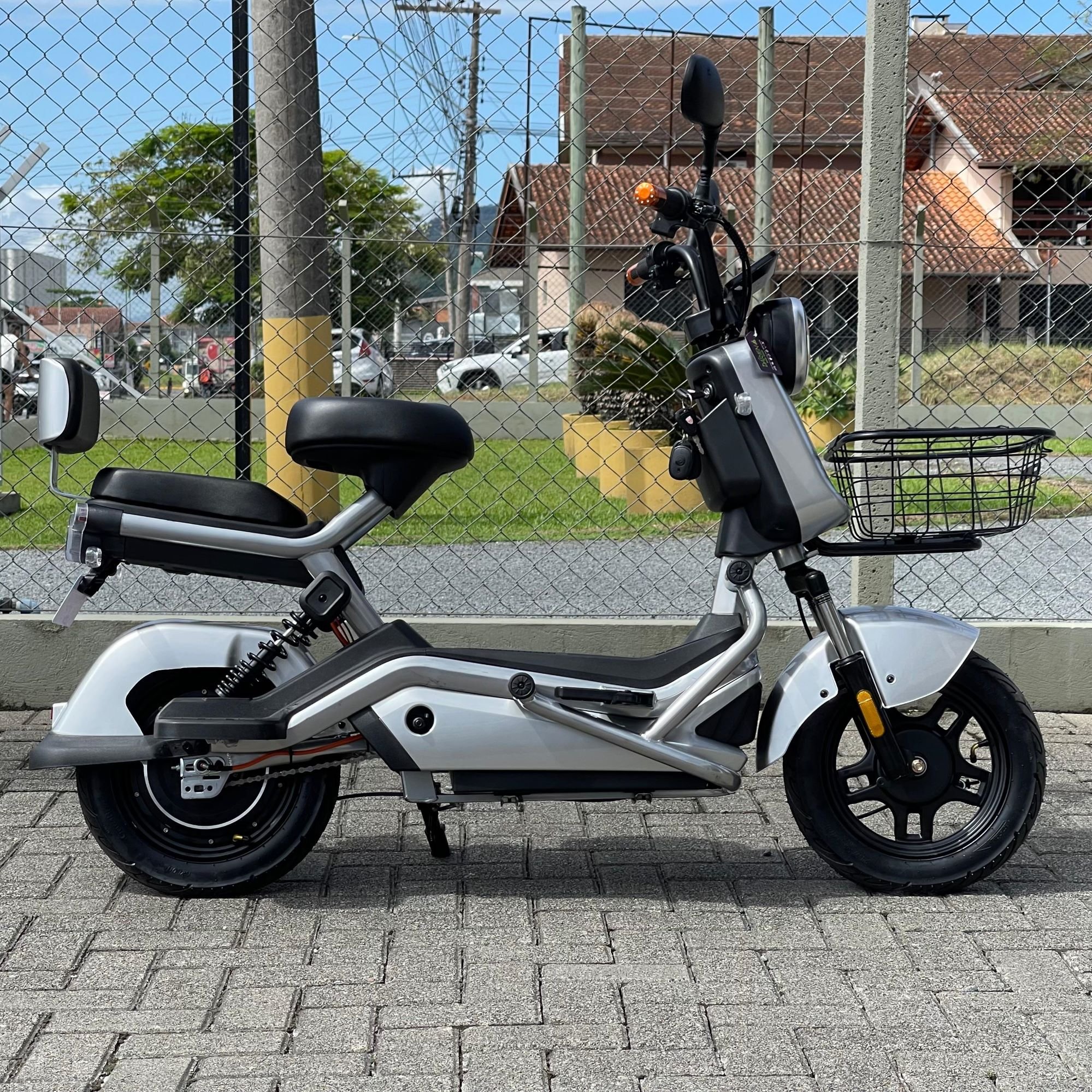 ロボット xeku142 Compre Scooter Aro 14 Zyrox Z2 800W (2026) Prata